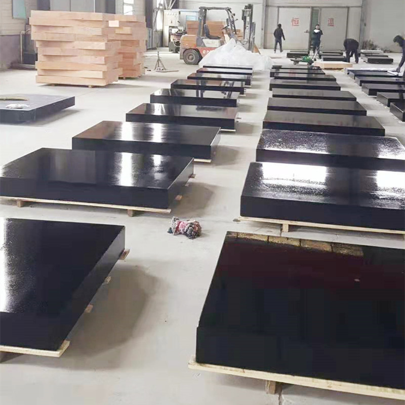 Kenkan pii fa Surface Plate a Wɔtɔn ho .